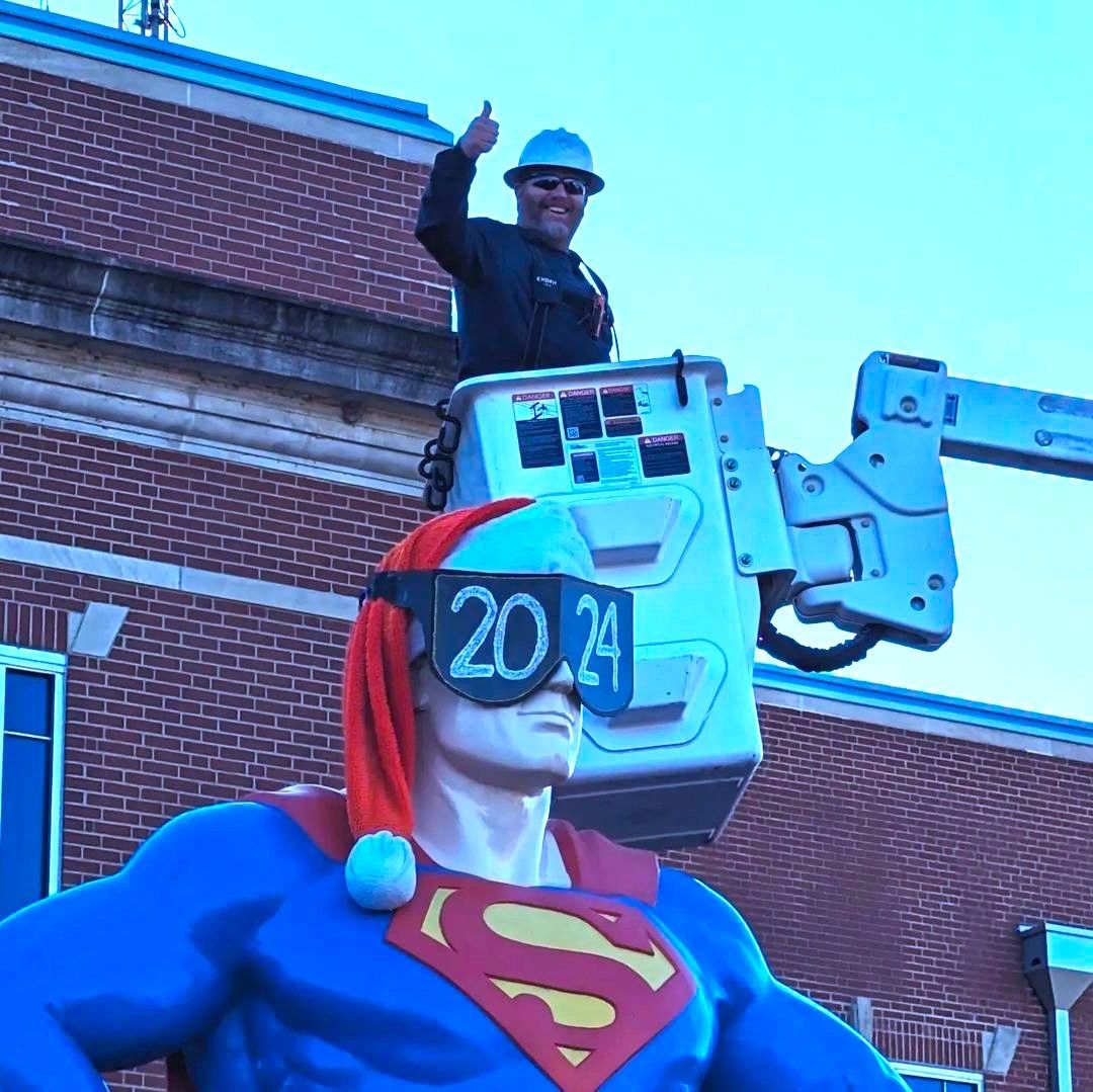 Metropolis Illinois Superman Statue New Year 2024!